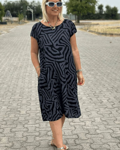 Anne | Sommarklänning med Lätt och Smickrande Passform